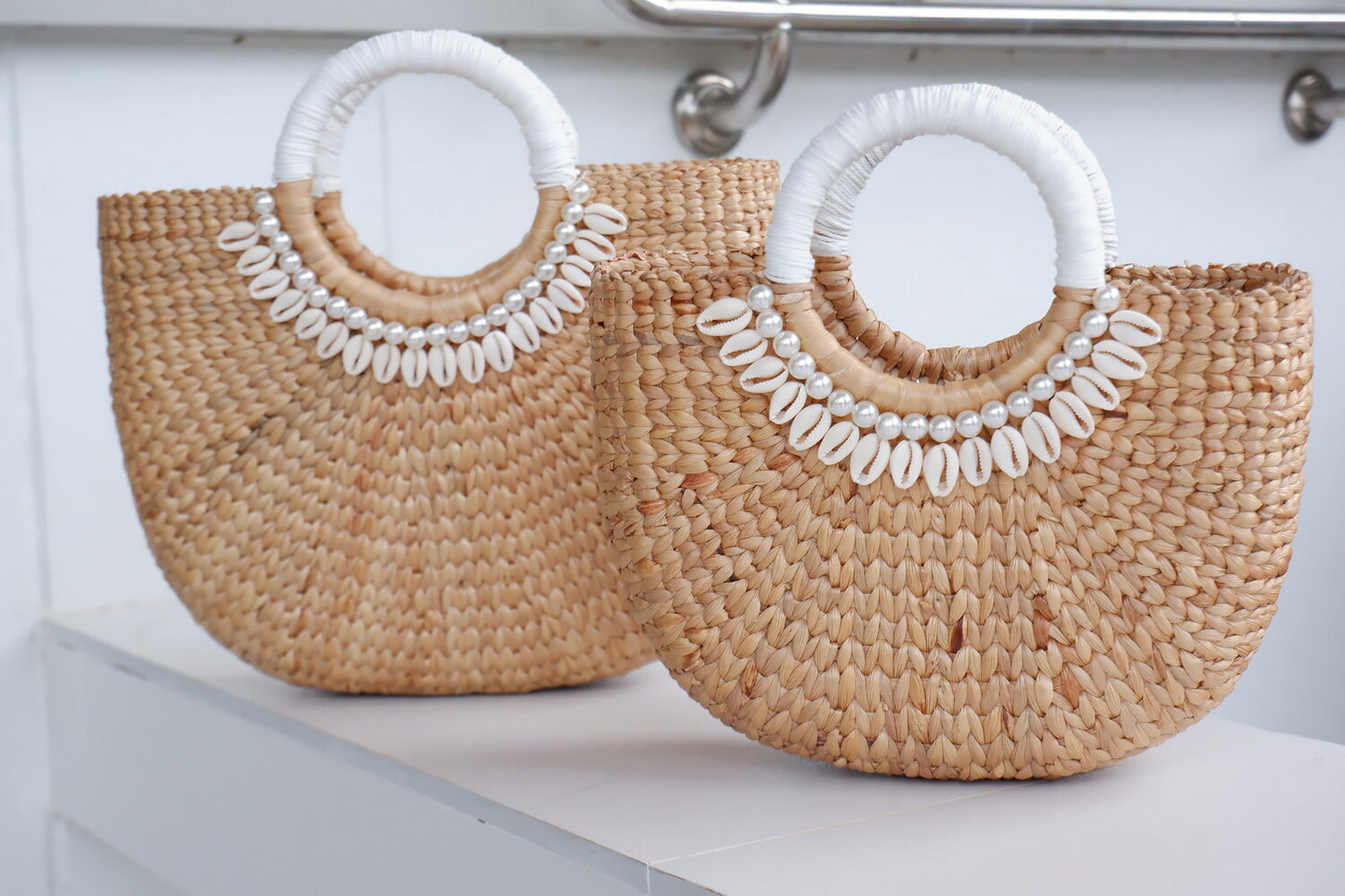MULTIPLE size seagrass Tote Bag with shell