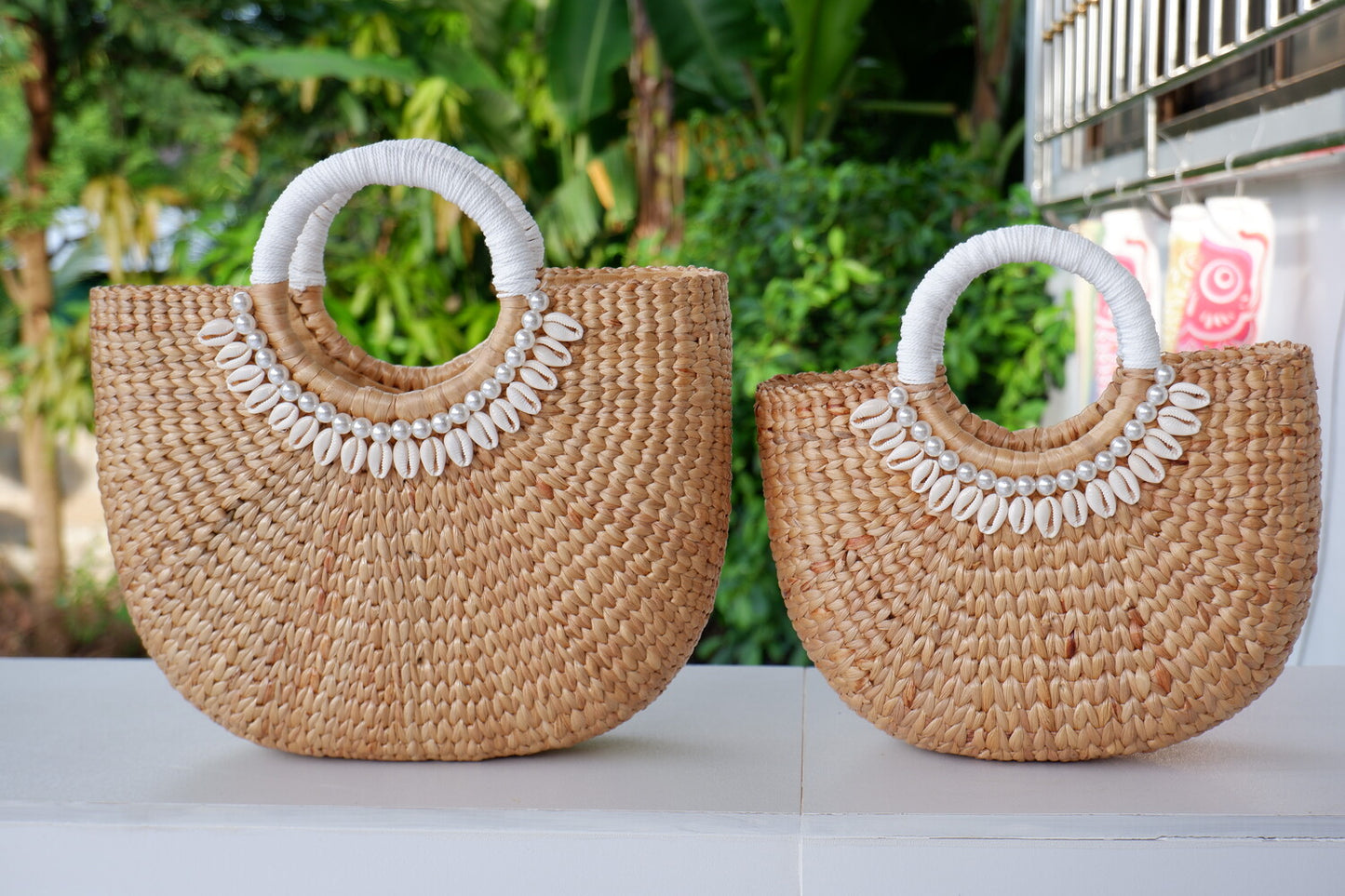 MULTIPLE size seagrass Tote Bag with shell