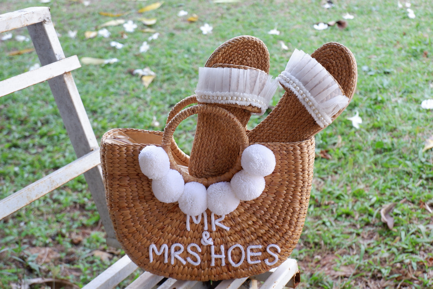 Wedding bag and shoes to match, Set wedding shoes and straw bag matching