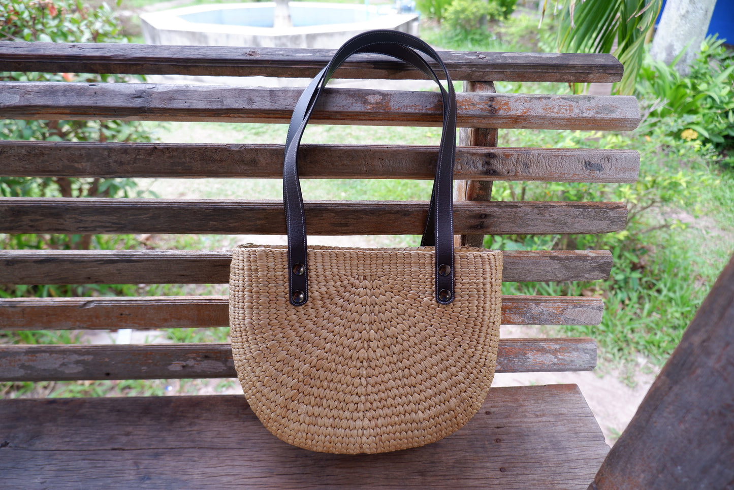Medium) straw and leather handbags