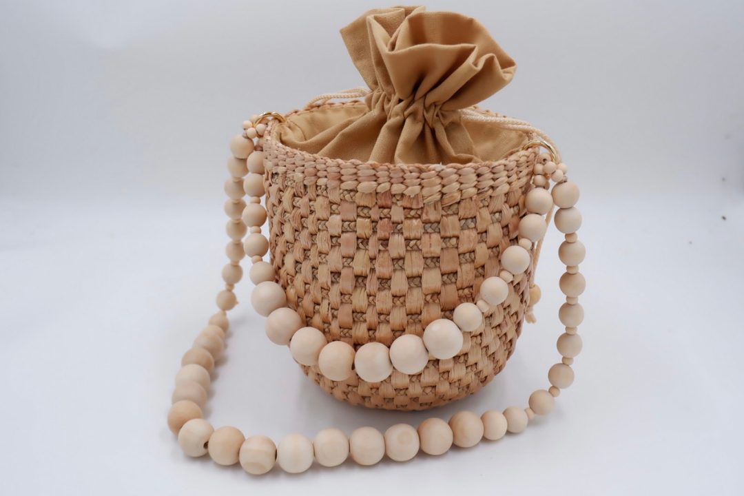 straw bucket bag with wooden bead handle