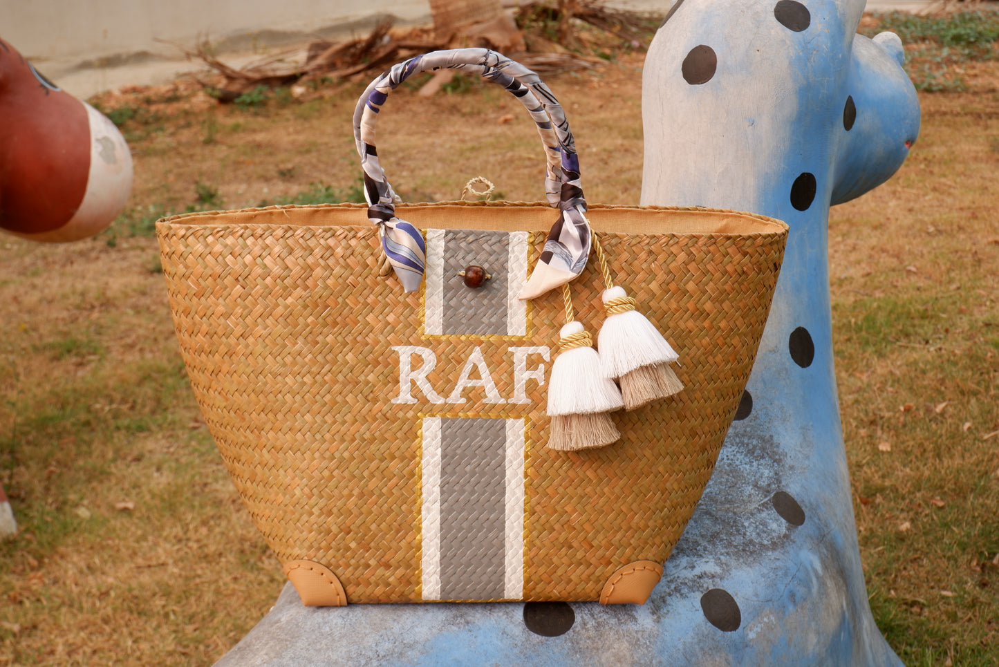 bridesmaids tote , straw bag monogram , wedding favour bags