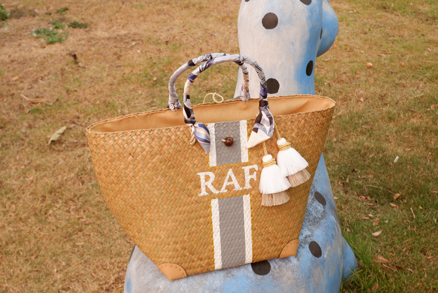 bridesmaids tote , straw bag monogram , wedding favour bags
