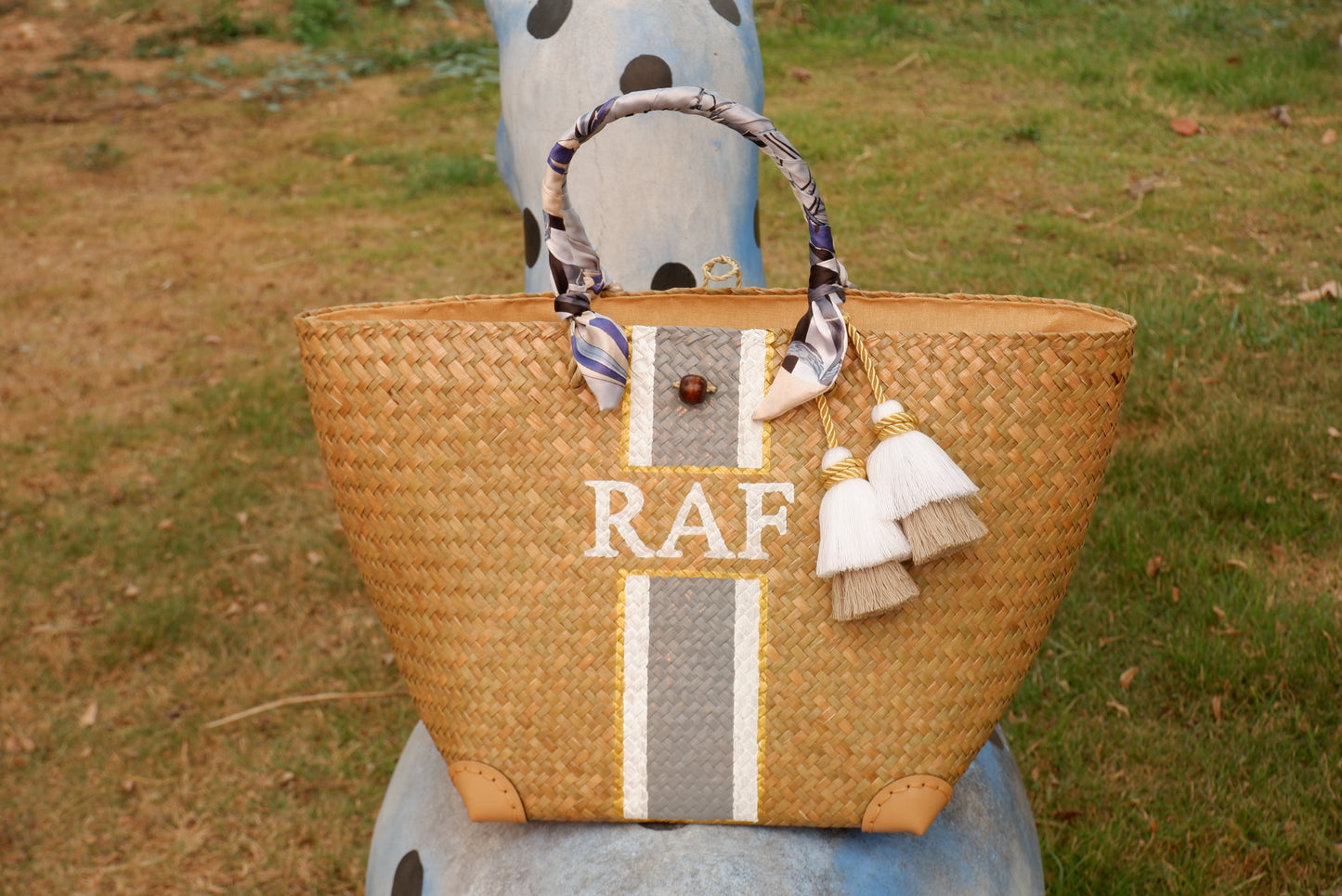 bridesmaids tote , straw bag monogram , wedding favour bags