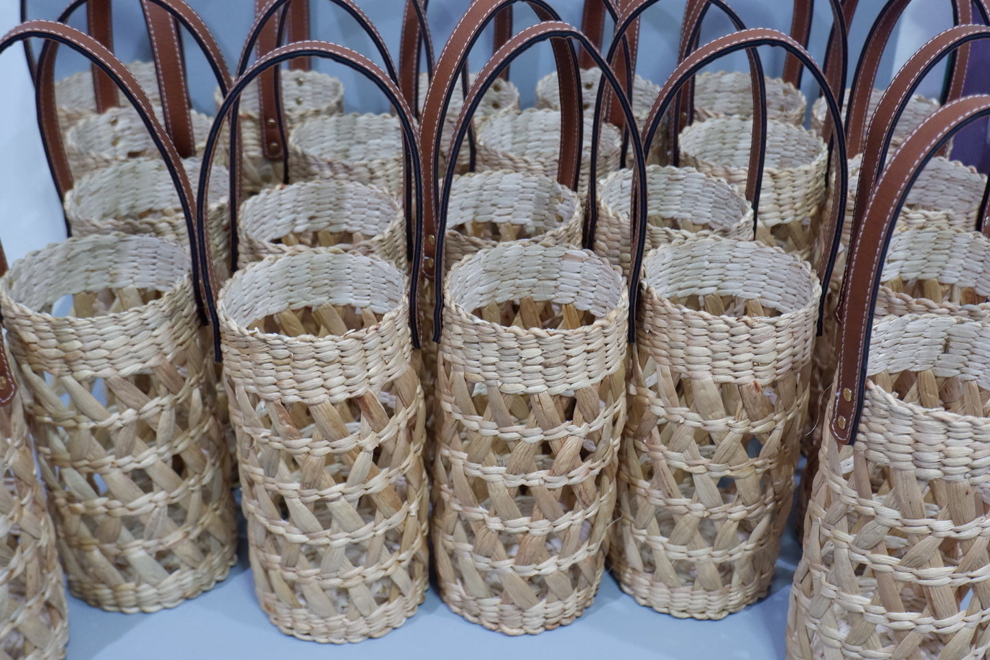 Luxury Water Hyacinth Wine Bottle Holder with Leather Handle – Handmade Woven Basket