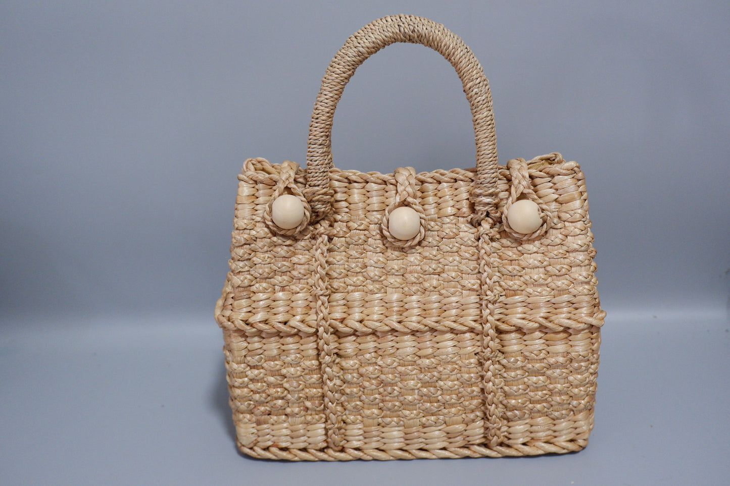 Minimalist 90s Basket Bag – Natural Water Hyacinth Woven Handbag