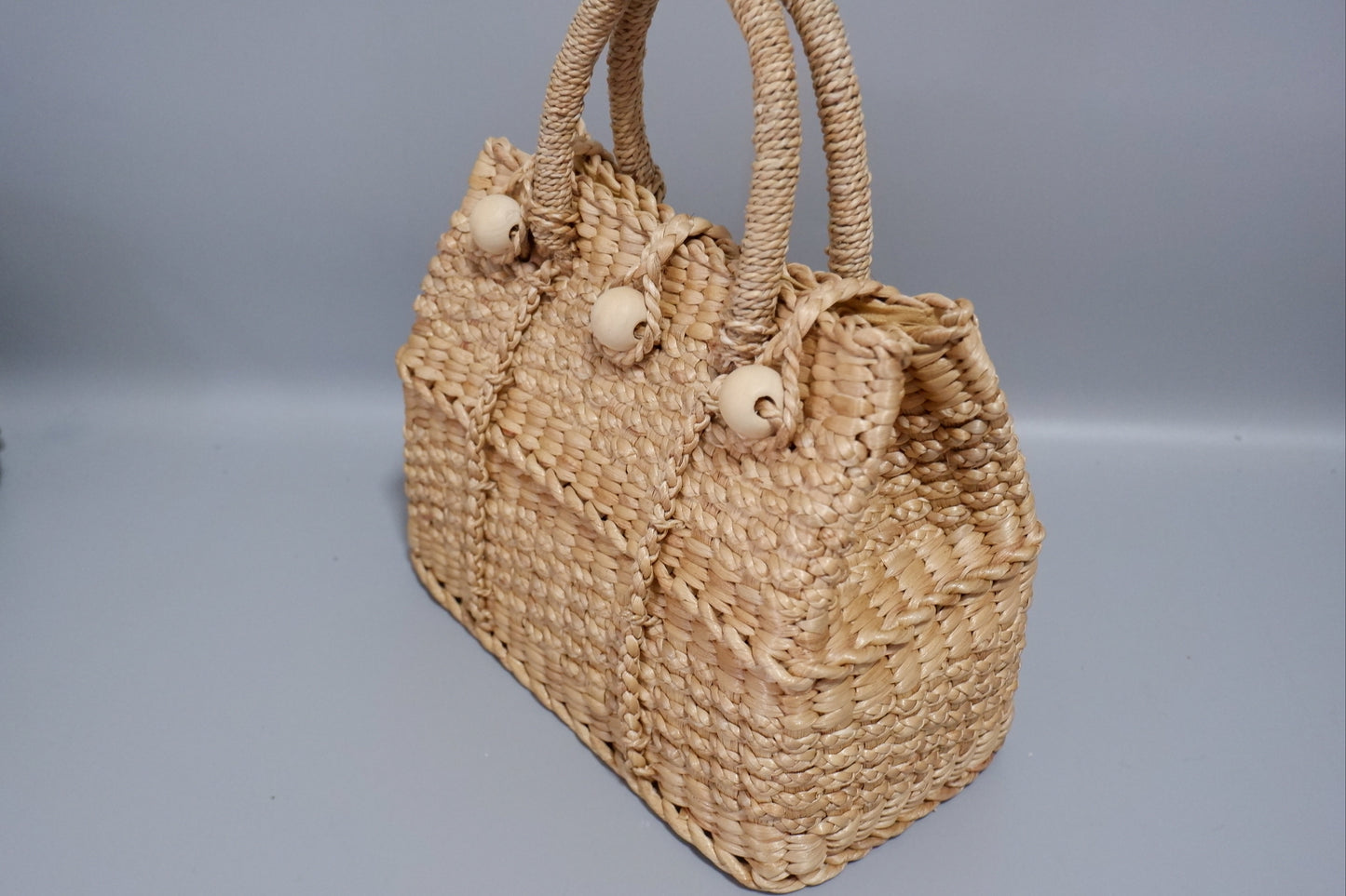 Minimalist 90s Basket Bag – Natural Water Hyacinth Woven Handbag