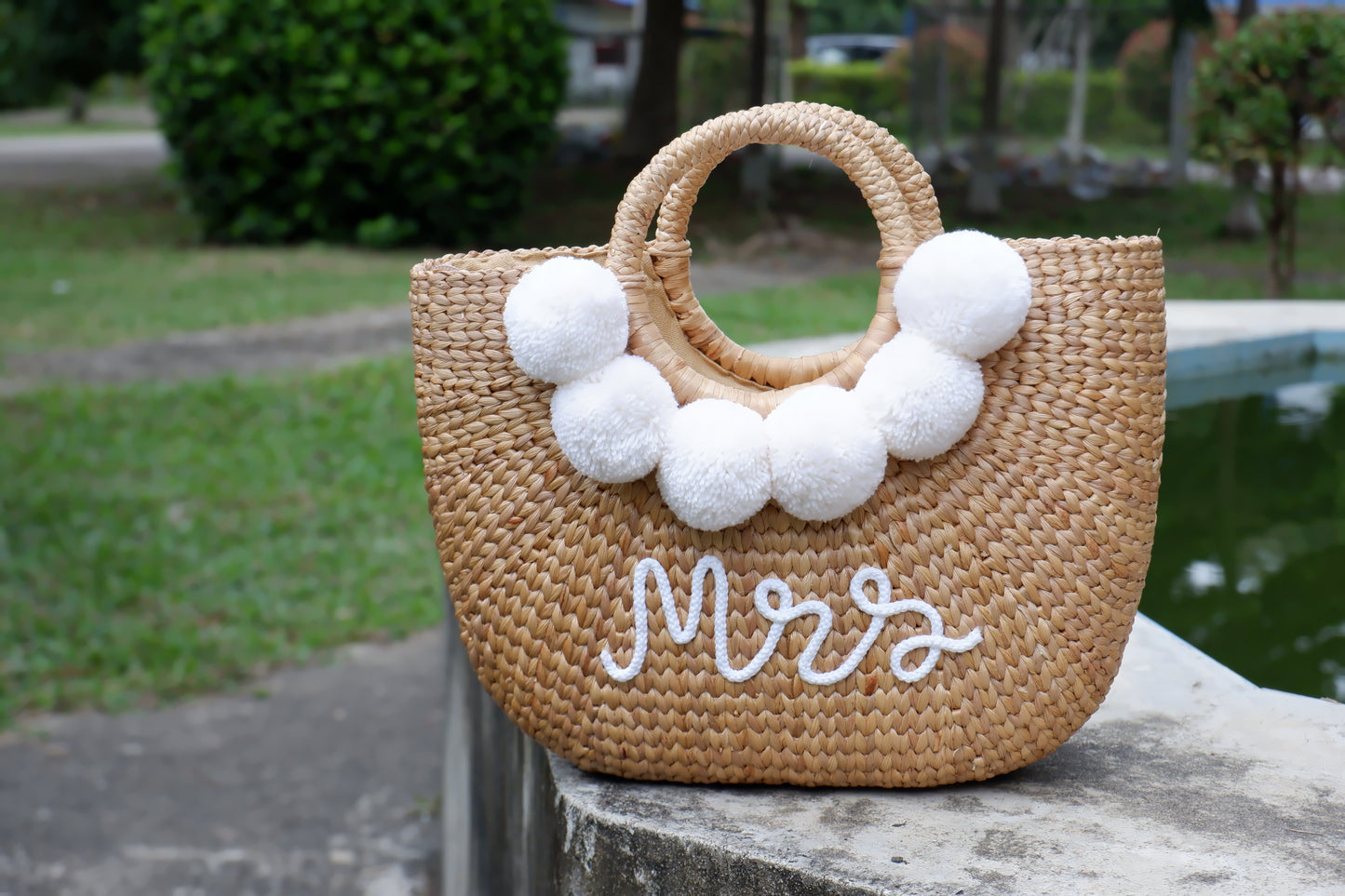 mrs beach bag with pom pom