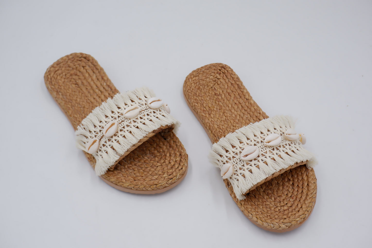 Beach Sandals with shell