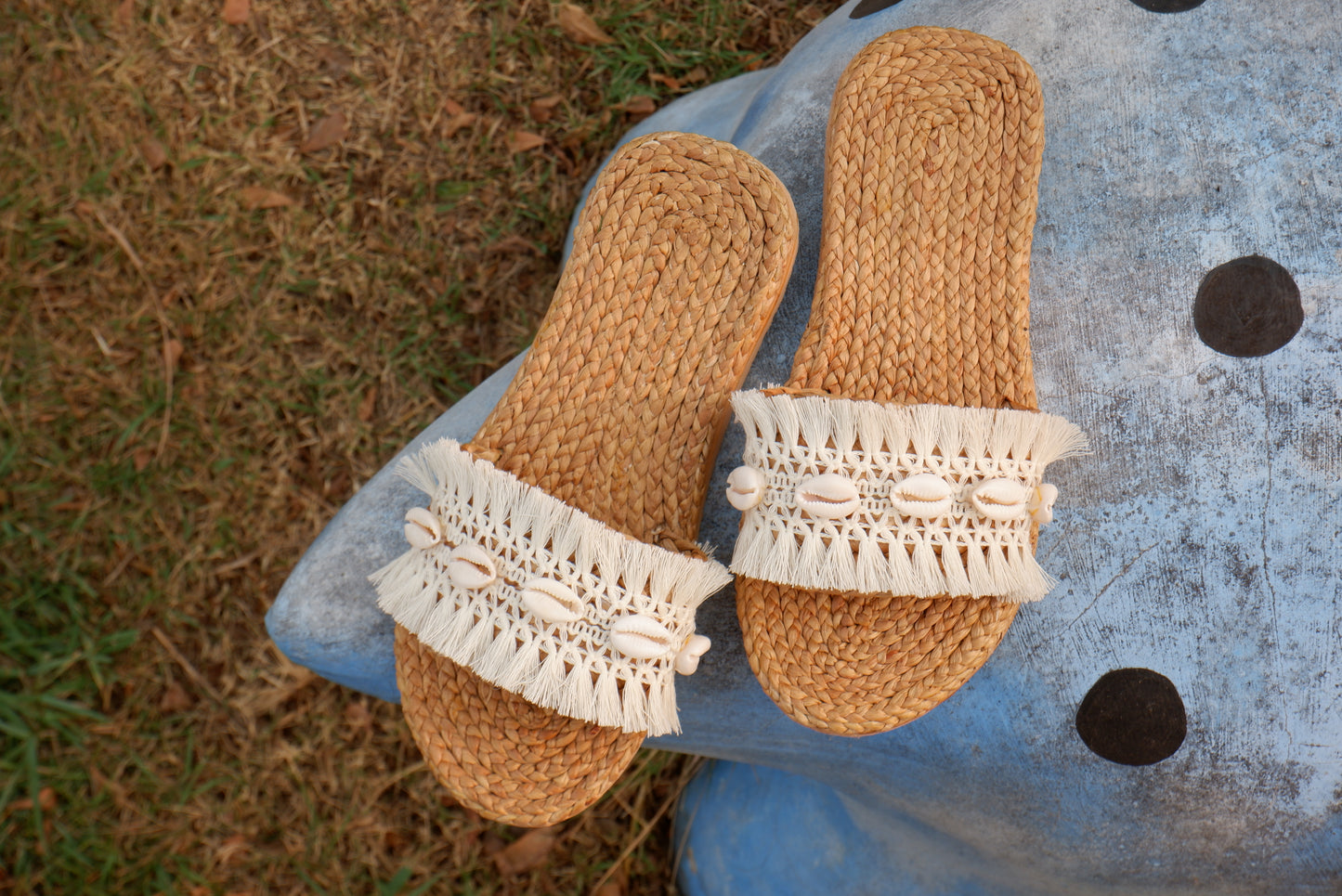 Beach Sandals with shell