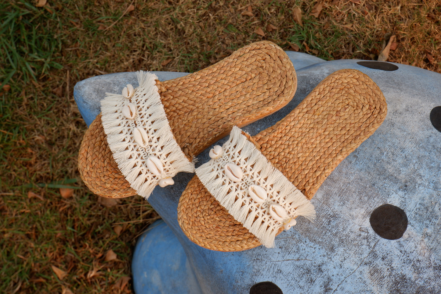 Beach Sandals with shell