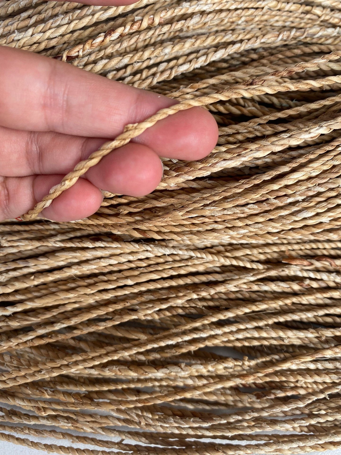 2mm-1bundle (60-75m) twisted water hyacinth rope